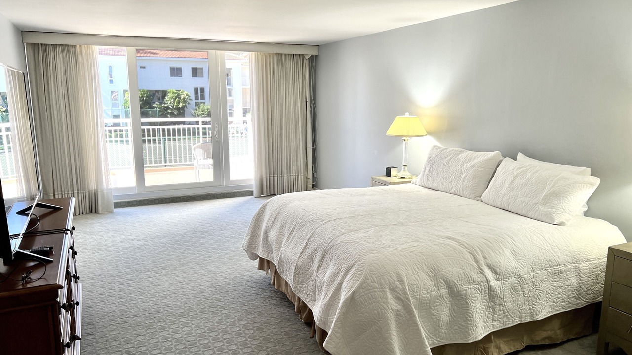 Photo of Bedroom in Longboat Key