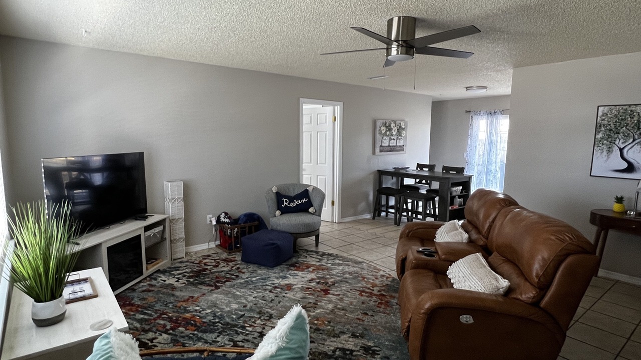 Photo of Livingroom in Candler