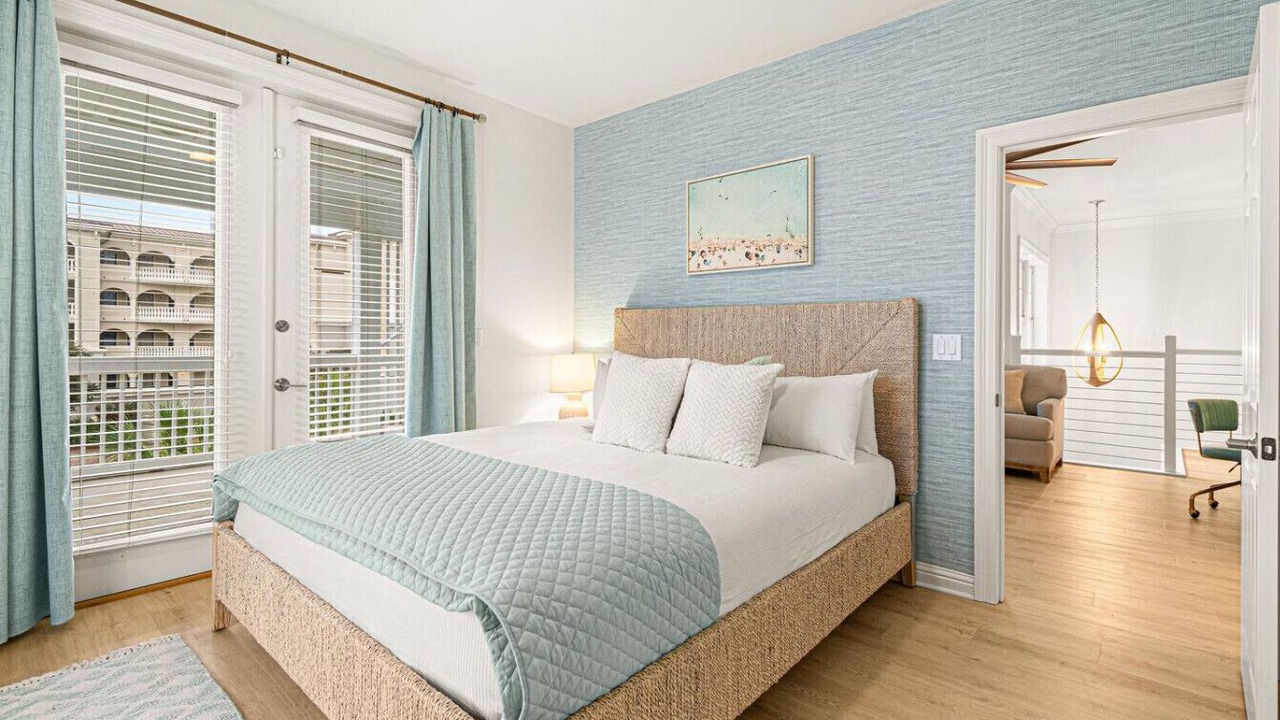 Photo of Bedroom in Crystal Beach