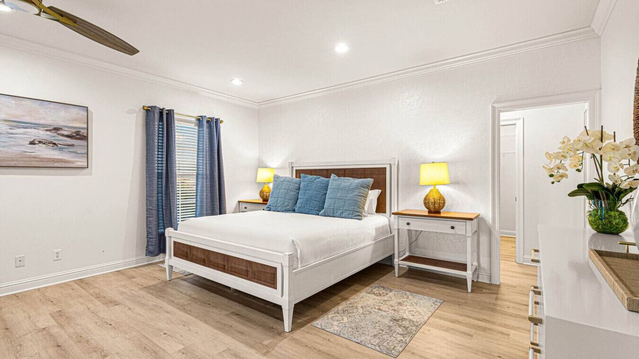 Photo of Bedroom in Crystal Beach