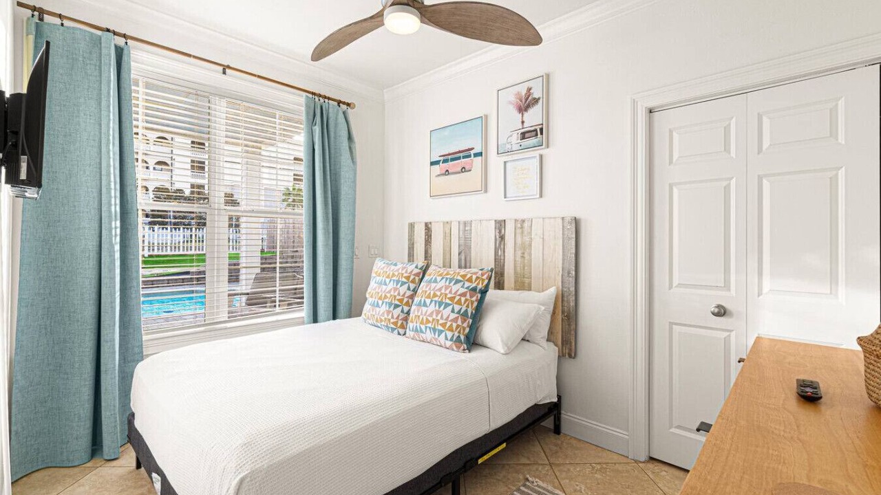 Photo of Bedroom in Crystal Beach