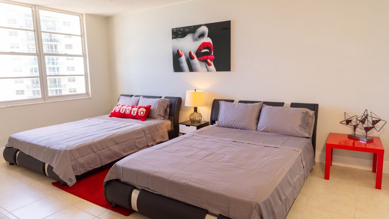 Photo of Bedroom in Hollywood South Central Beach