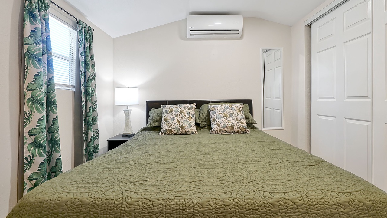 Photo of Bedroom in Bearss Plaza