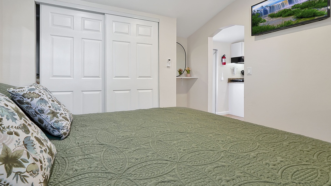 Photo of Bedroom in Bearss Plaza
