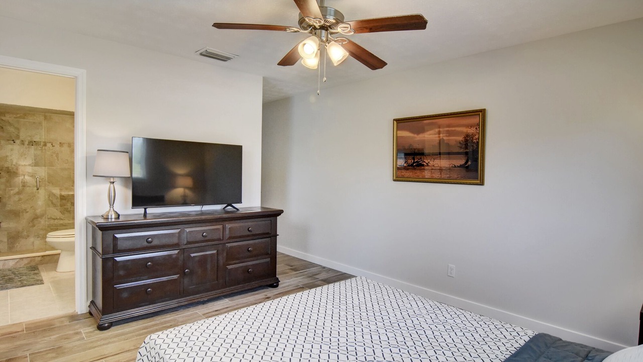 Photo of Bedroom in Saint James City