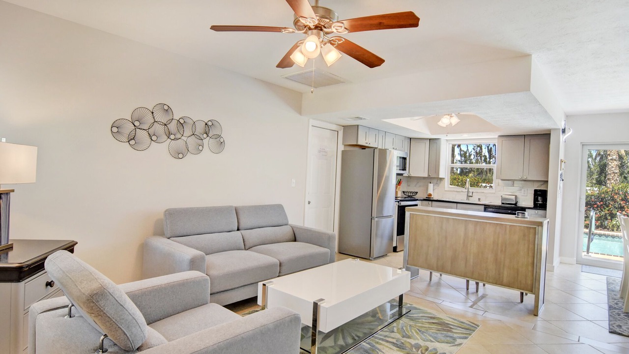 Photo of Livingroom in Saint James City