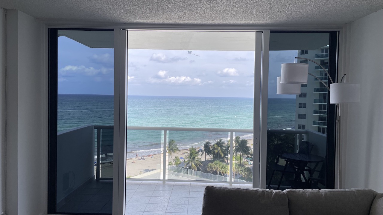 Photo of Livingroom in Hollywood South Central Beach
