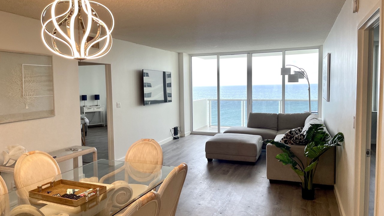 Photo of Bedroom in Hollywood South Central Beach