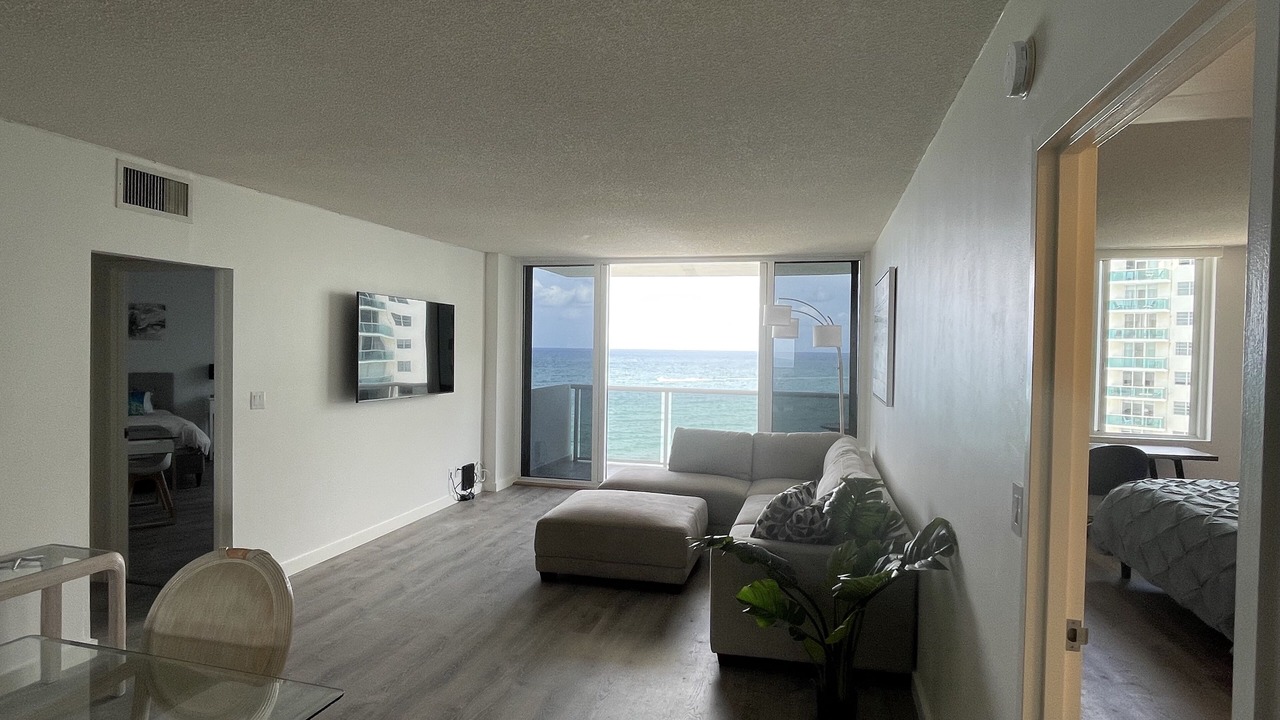 Photo of Bedroom in Hollywood South Central Beach