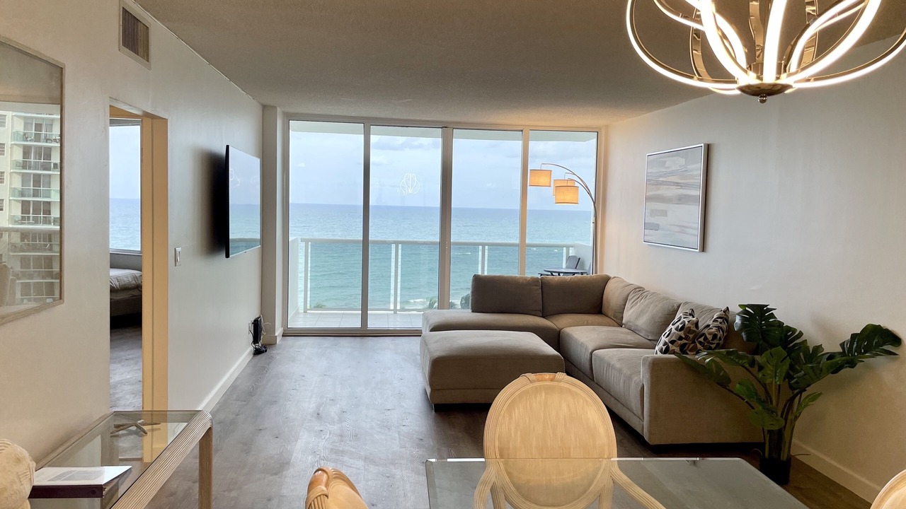 Photo of Livingroom in Hollywood South Central Beach