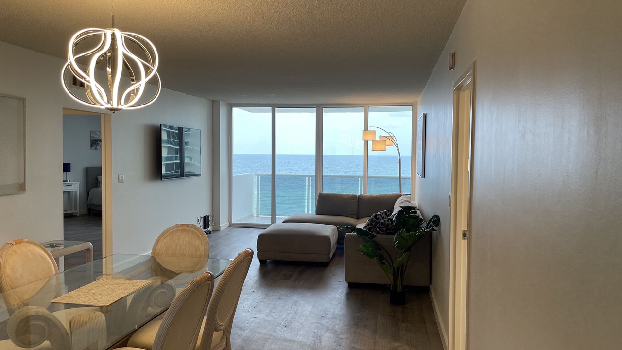 Photo of Bedroom in Hollywood South Central Beach