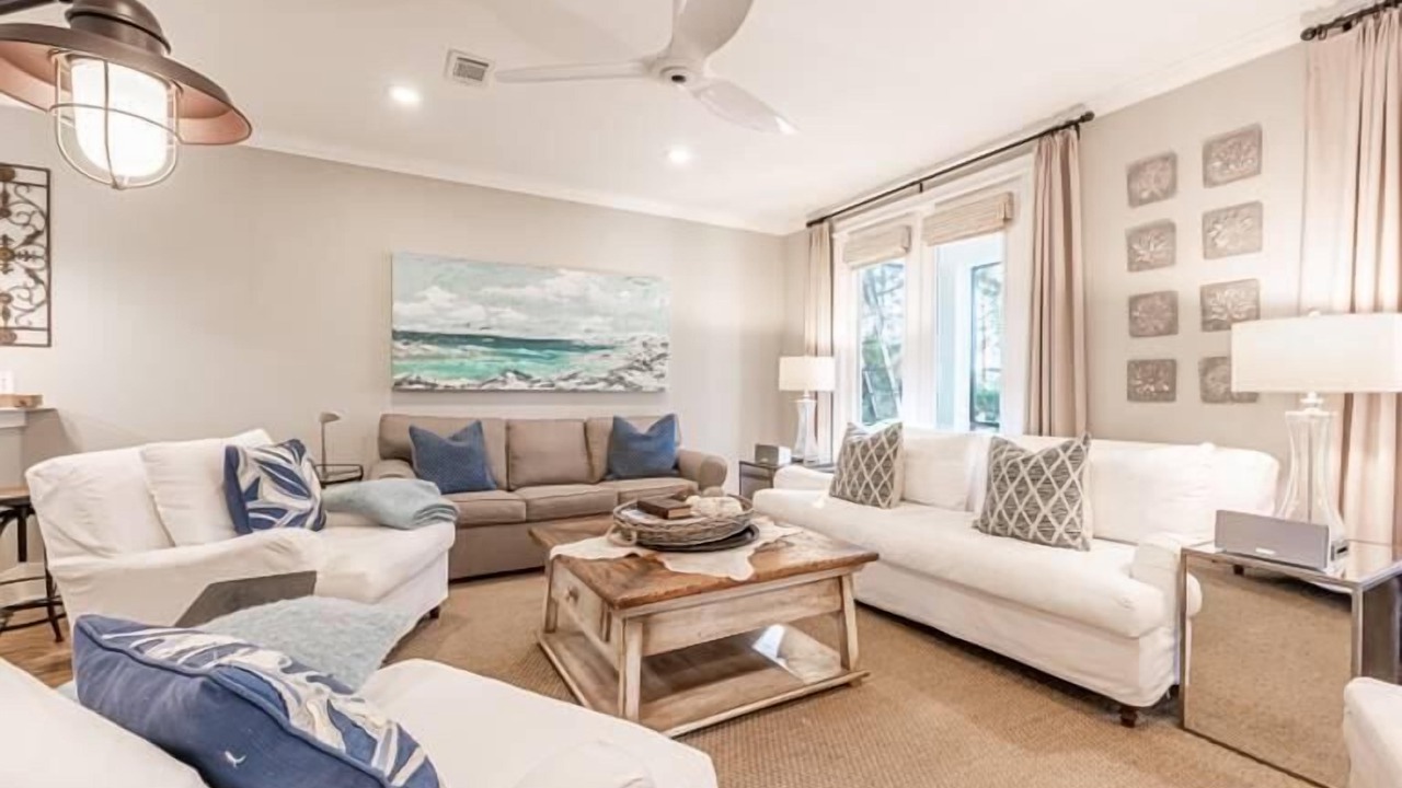 Photo of Livingroom in Gulf Place
