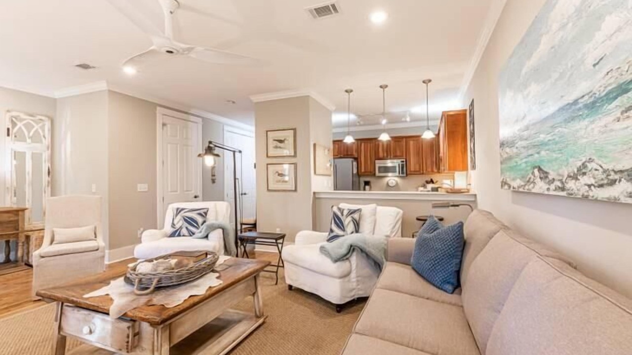 Photo of Livingroom in Gulf Place