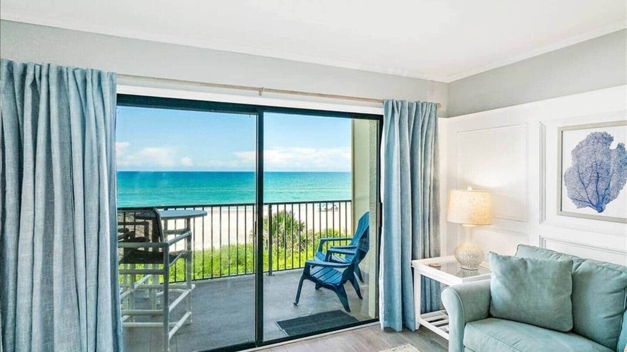 Photo of Livingroom in Crescent Beach