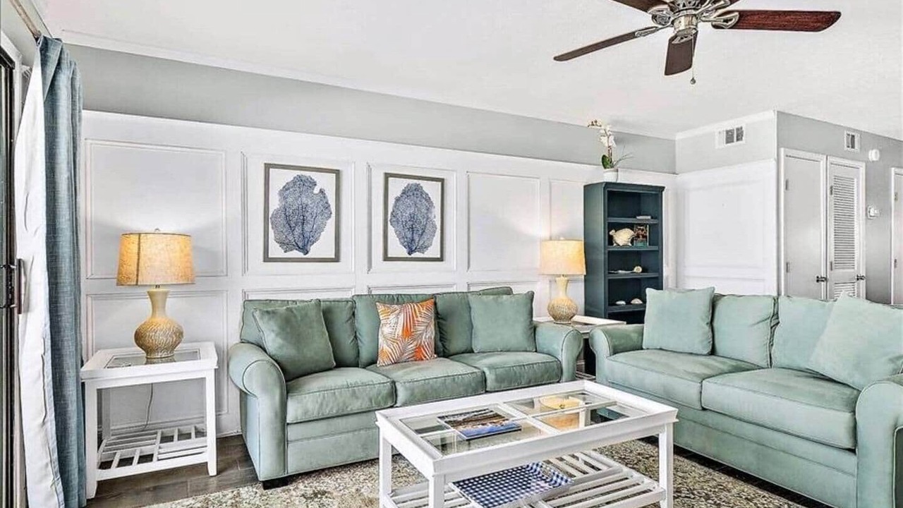 Photo of Livingroom in Crescent Beach