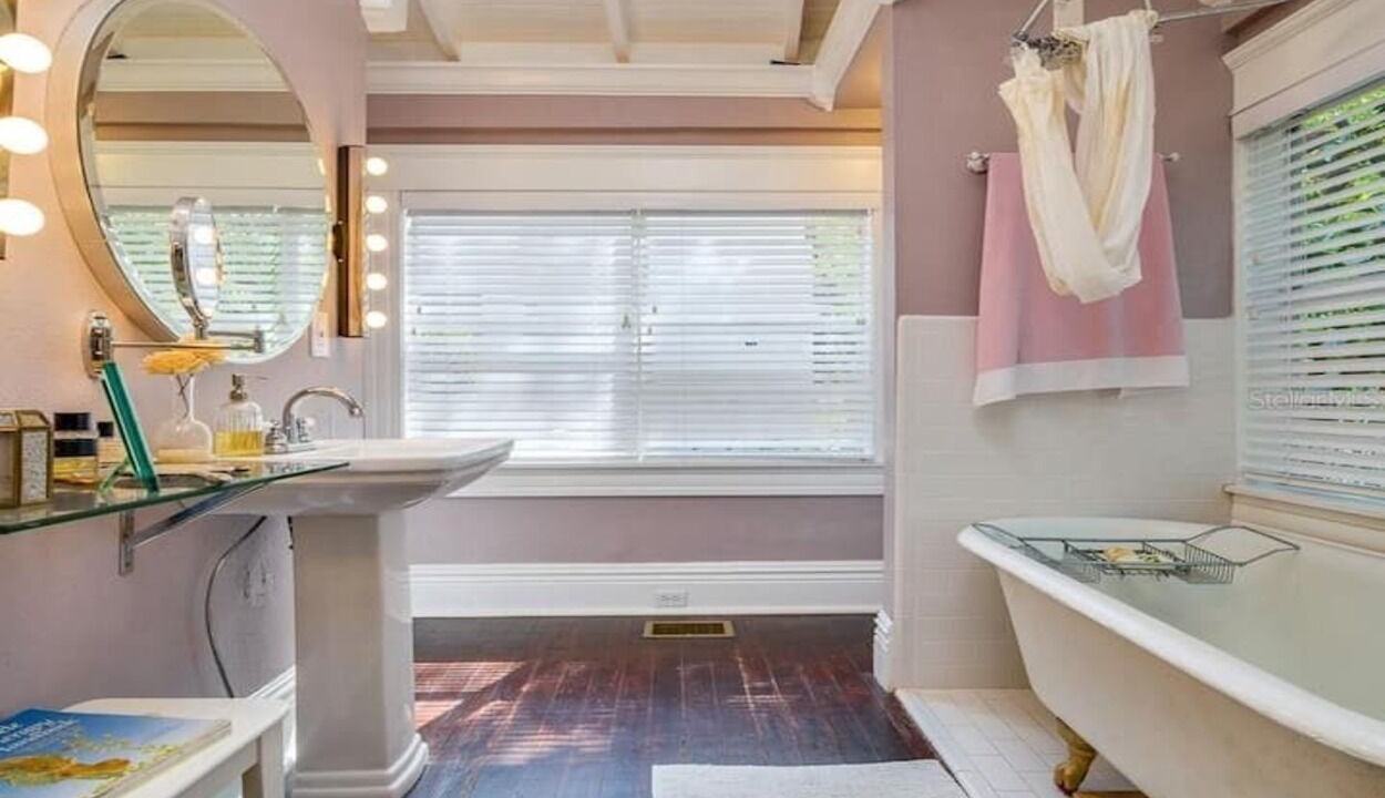 Photo of Bathroom in Tampa Heights