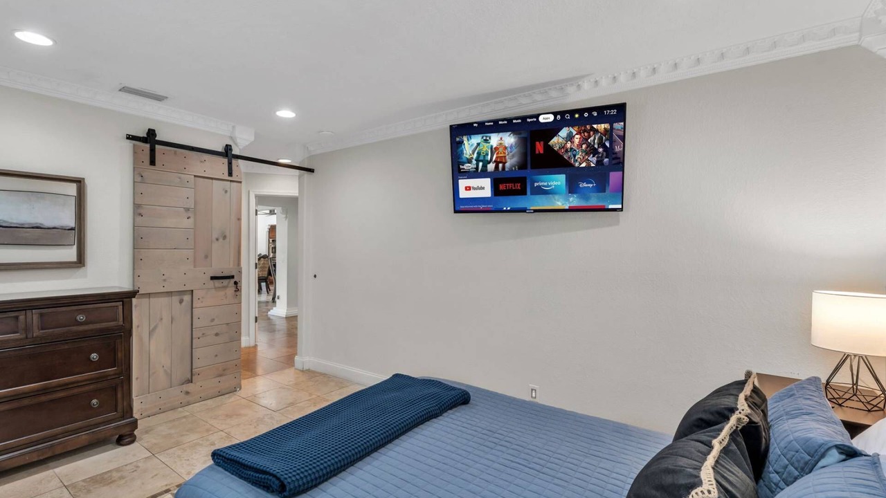 Photo of Bedroom in Lake Hamilton