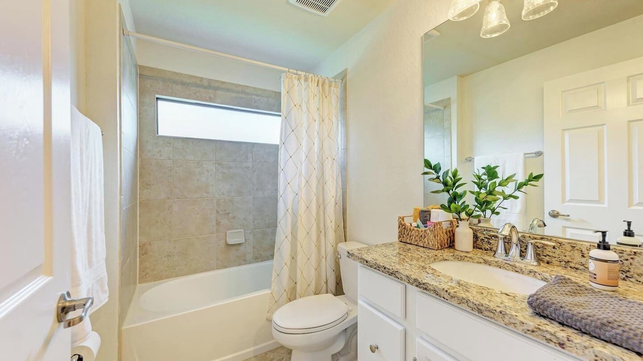 Photo of Bathroom in Lakewood Ranch