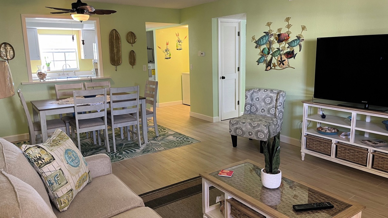 Photo of Livingroom in Englewood South