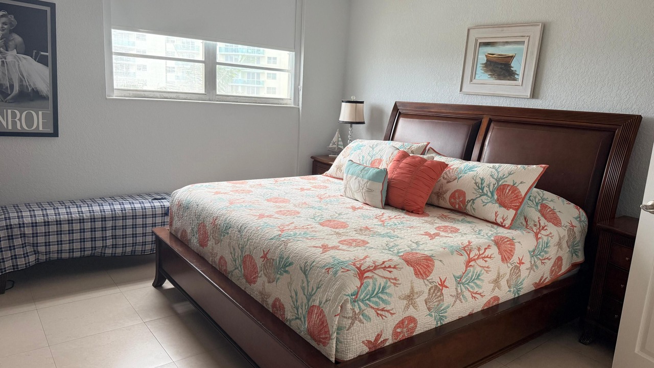 Photo of Bedroom in Hollywood South Central Beach