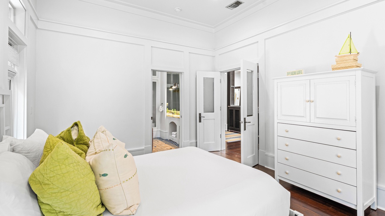 Photo of Bedroom in Cottage District