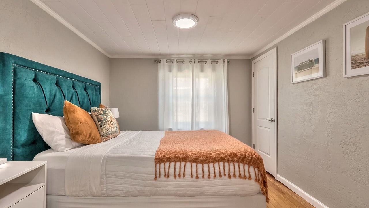 Photo of Bedroom in Harbor Oaks