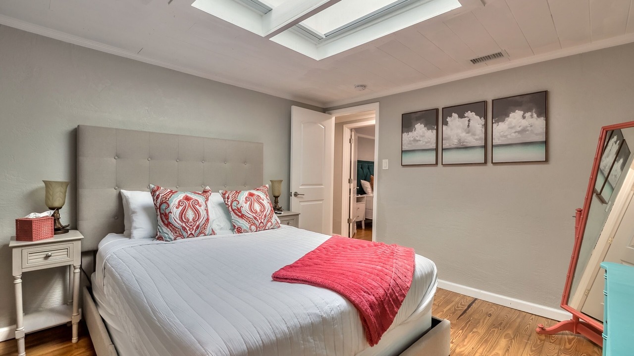 Photo of Bedroom in Harbor Oaks