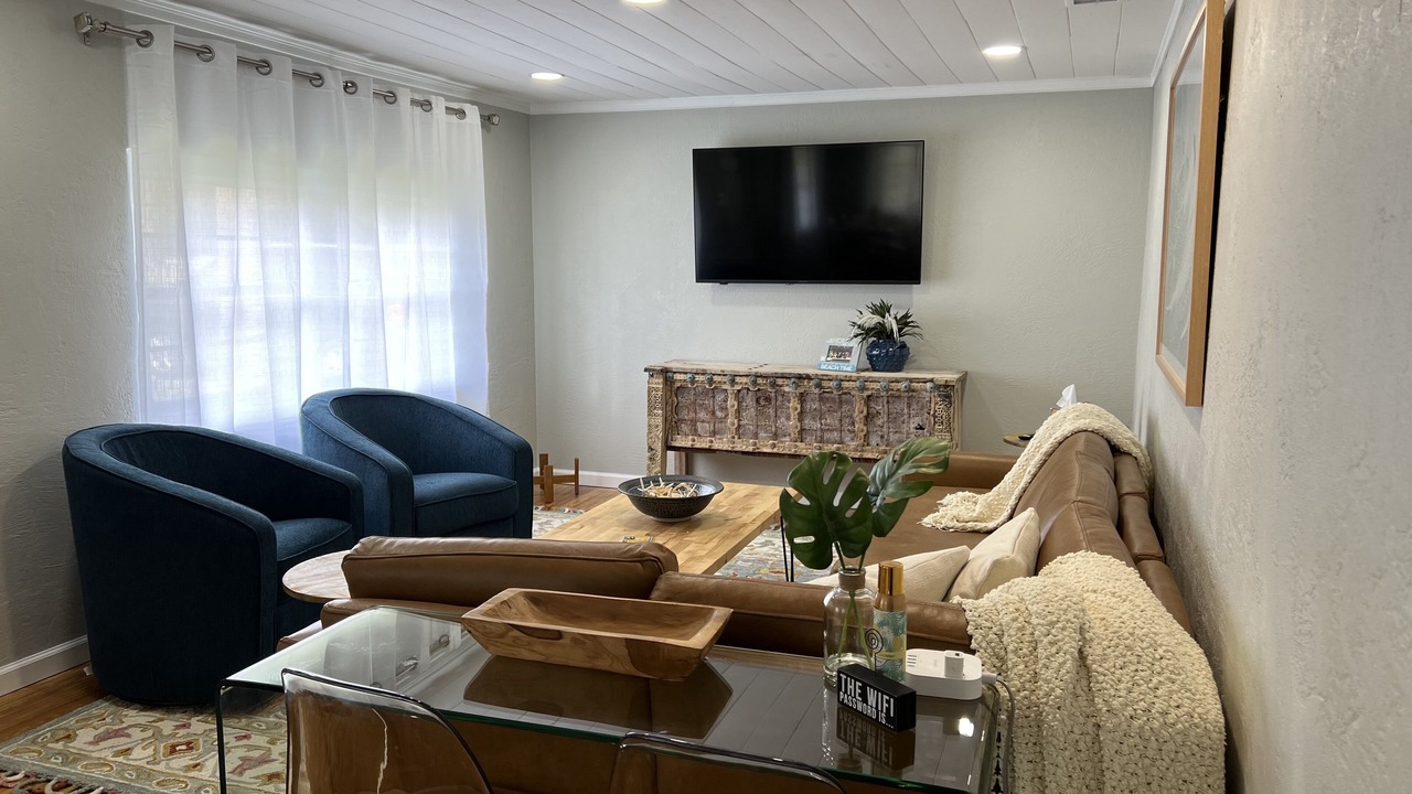 Photo of Livingroom in Harbor Oaks