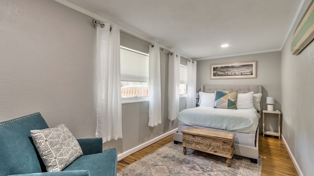 Photo of Bedroom in Harbor Oaks