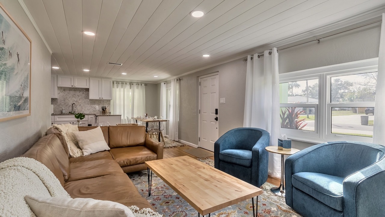 Photo of Livingroom in Harbor Oaks