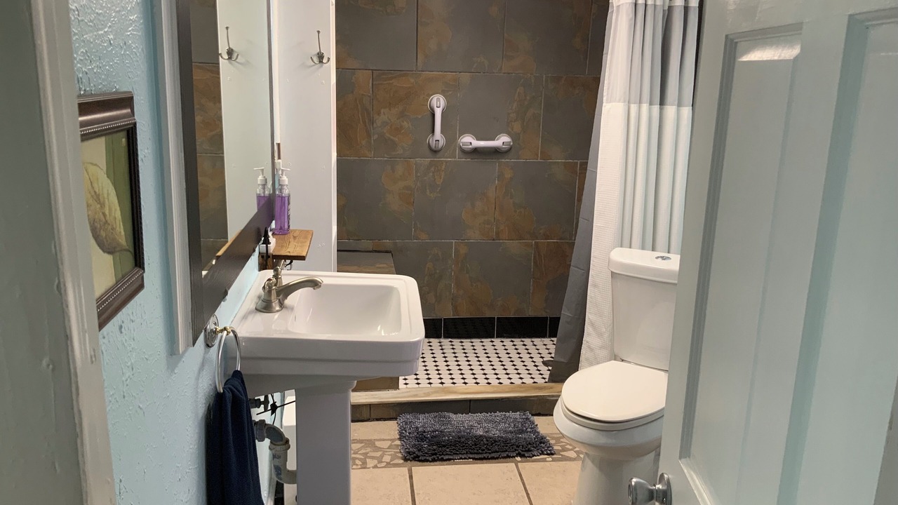 Photo of Bathroom in Palm Harbor