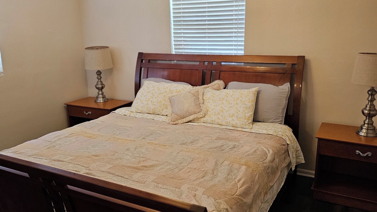 Photo of Bedroom in Fairview Shores