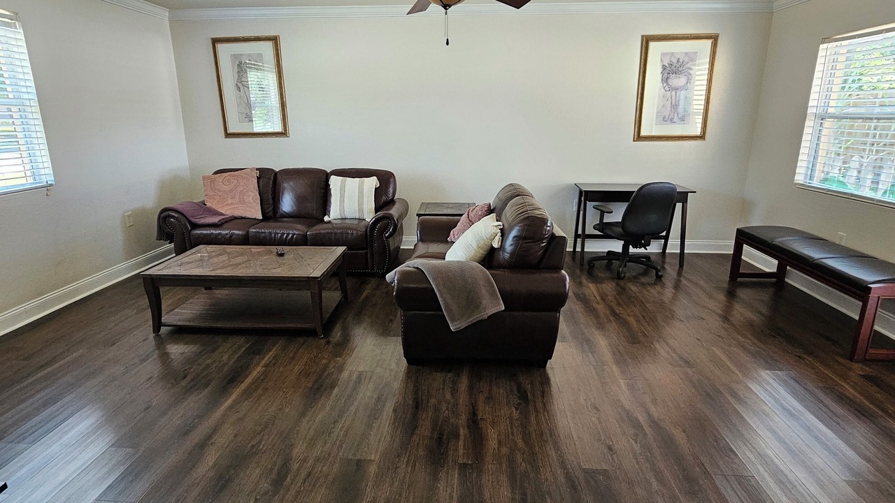 Photo of Livingroom in Fairview Shores