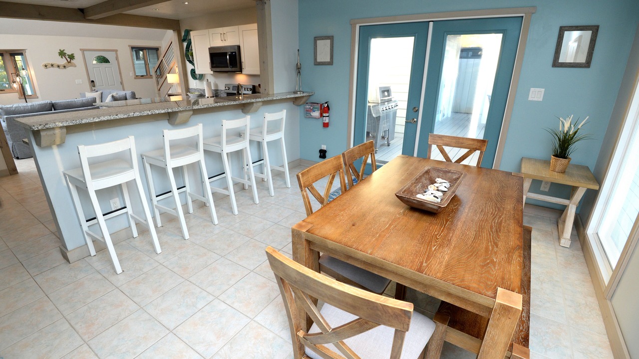 Photo of Livingroom in Lower Grand Lagoon
