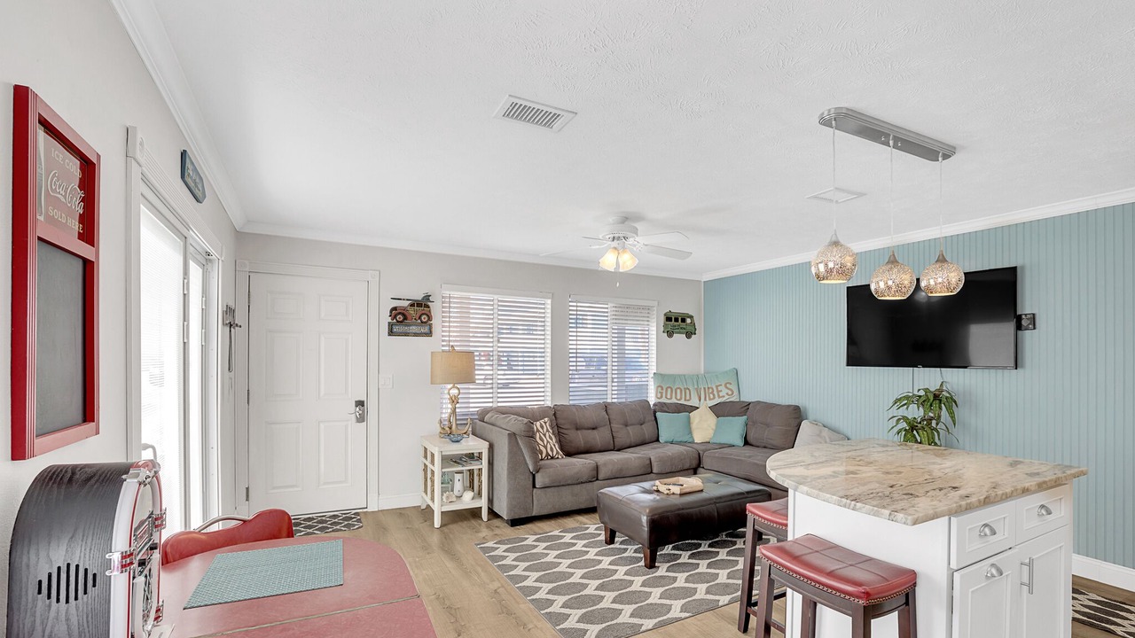 Photo of Livingroom in Lower Grand Lagoon