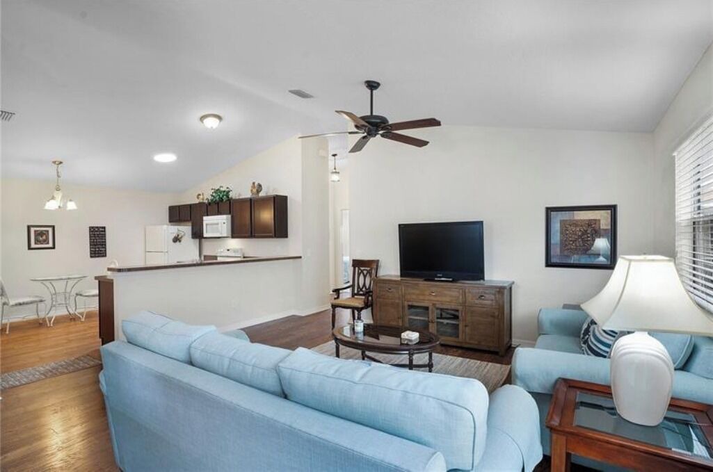 Photo of Livingroom in Buttonwood