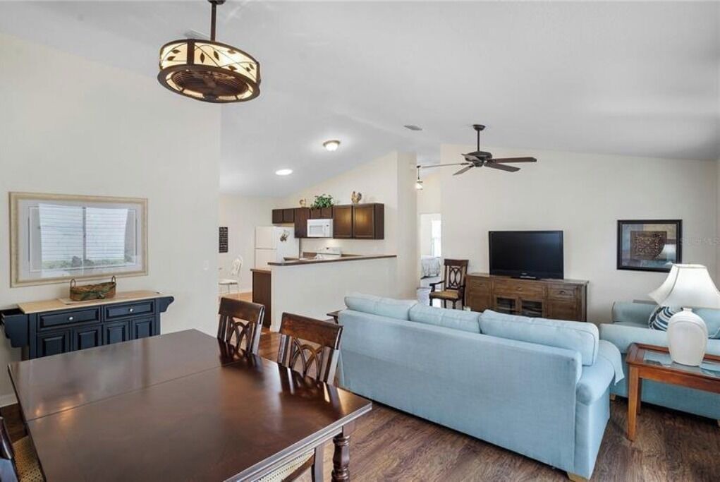 Photo of Livingroom in Buttonwood