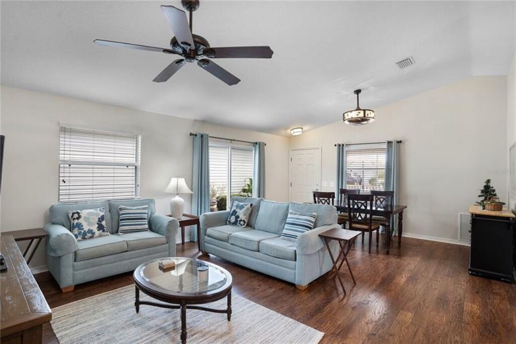 Photo of Livingroom in Buttonwood