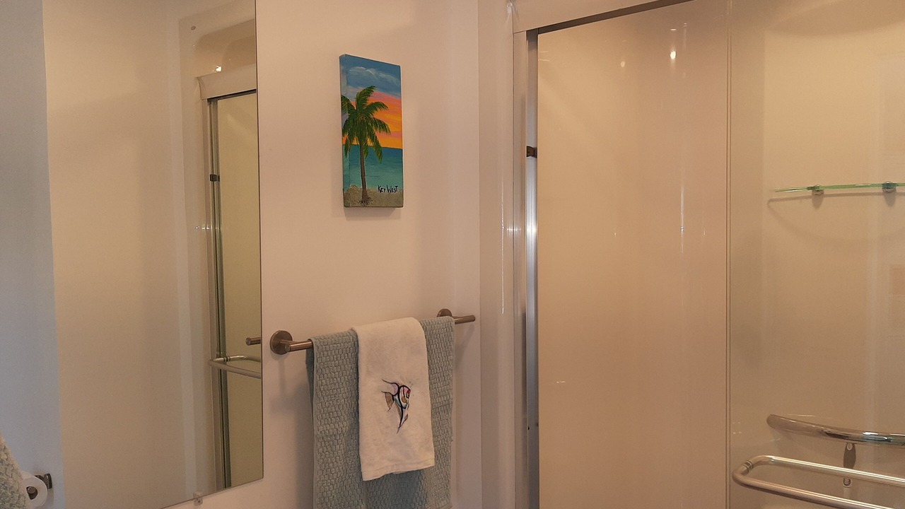 Photo of Bathroom in Summerland Key