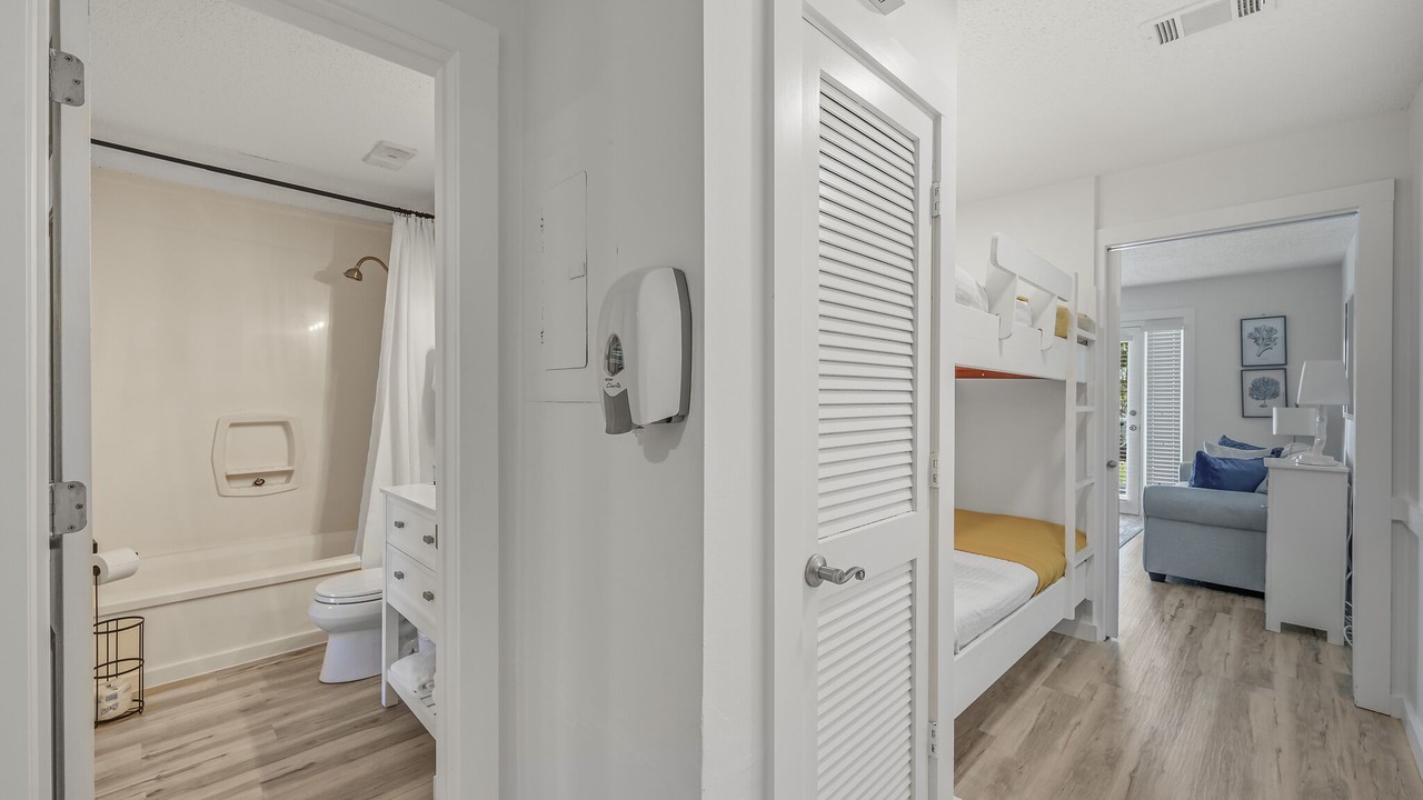 Photo of Bedroom in Miramar Beach