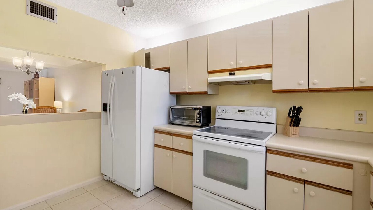 Photo of Kitchen in Florida North Atlantic Coast
