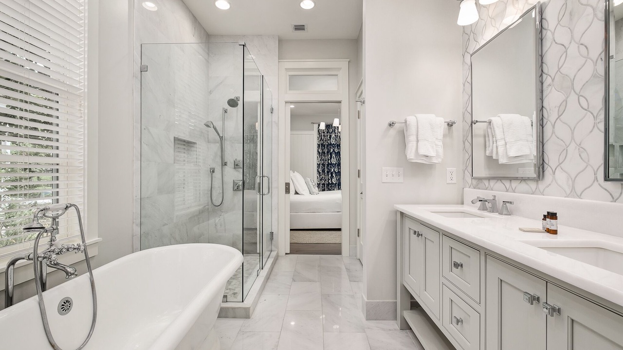Photo of Bathroom in Forest District
