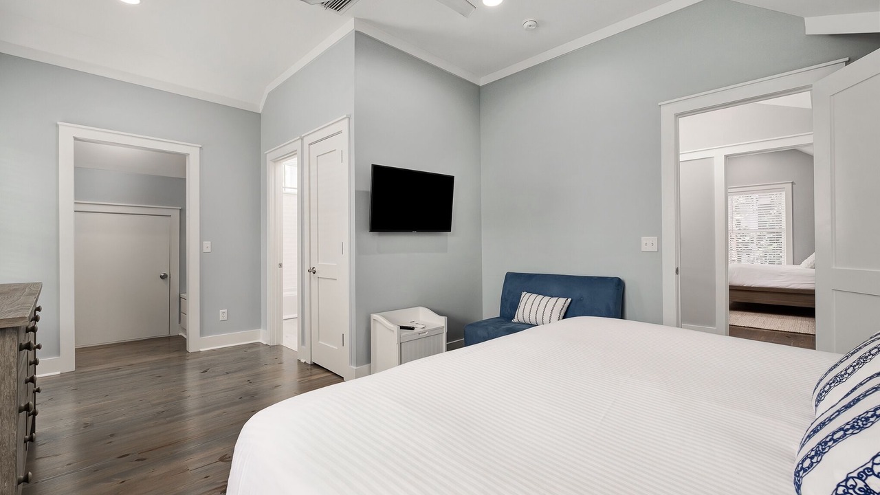 Photo of Bedroom in Forest District