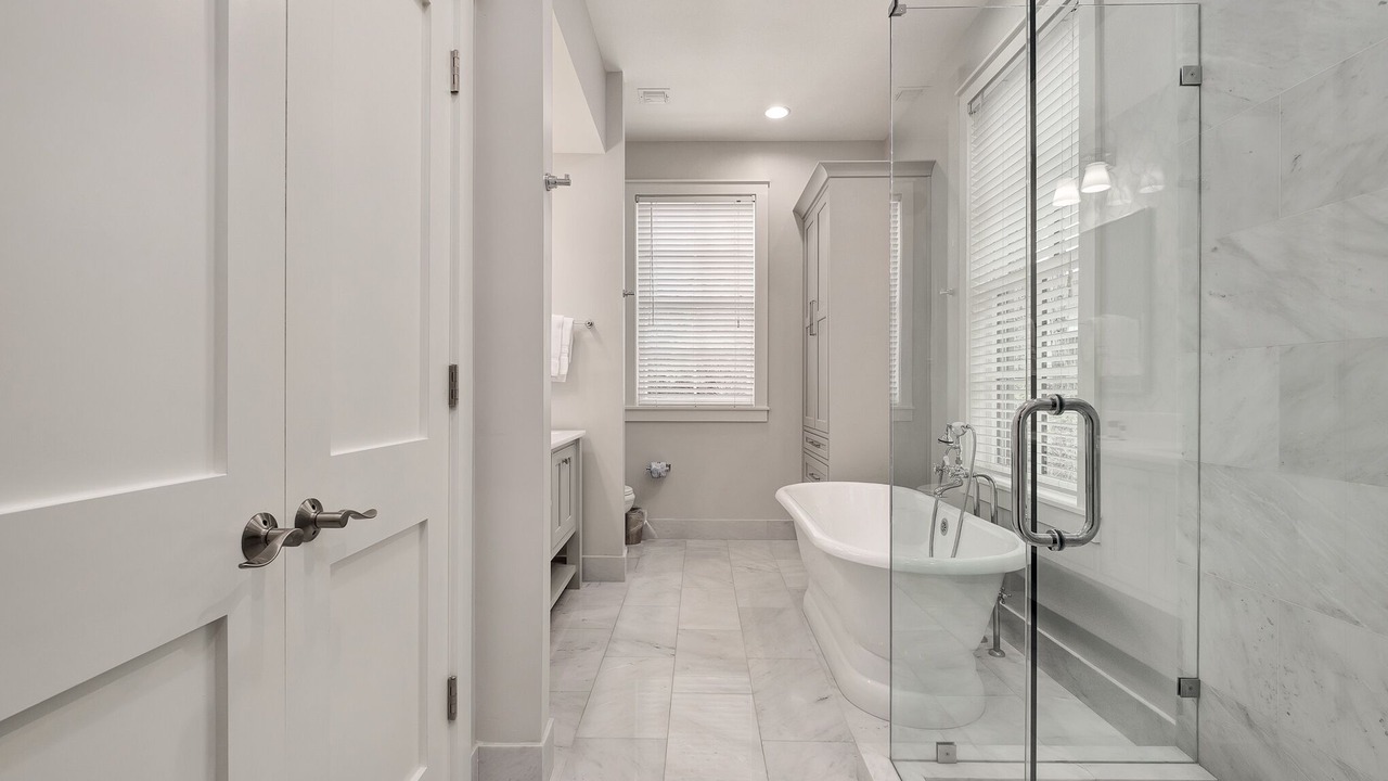 Photo of Bathroom in Forest District