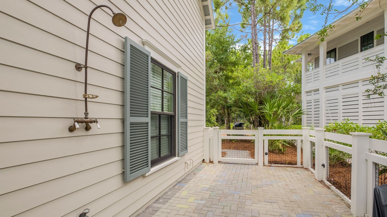 Photo of Patio Balcony in Forest District
