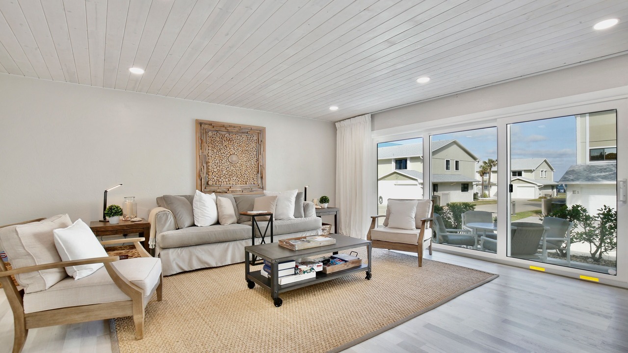 Photo of Livingroom in New Smyrna Beach