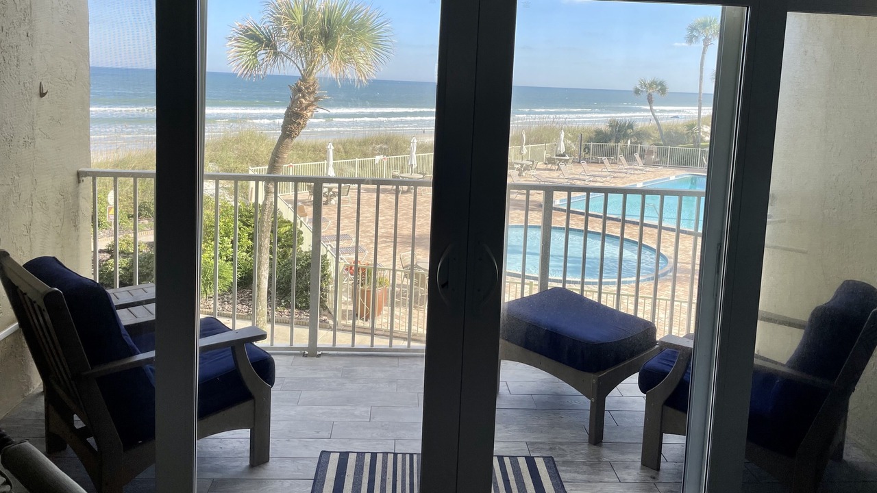 Photo of Patio Balcony in Crescent Beach