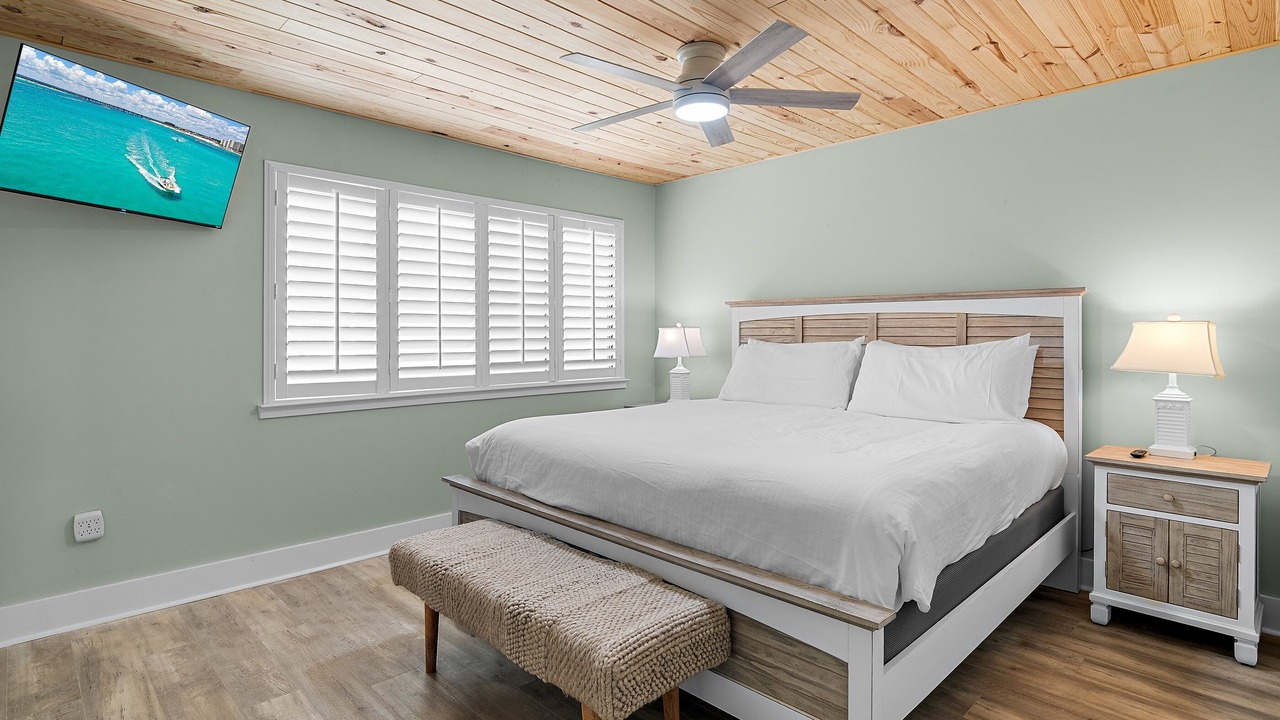 Photo of Bedroom in Avalon Beach Estates