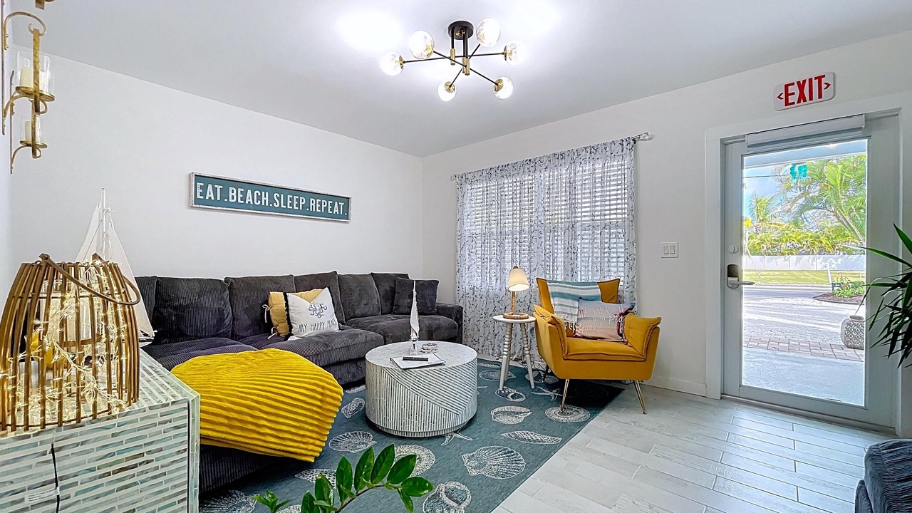 Photo of Livingroom in Holmes Beach