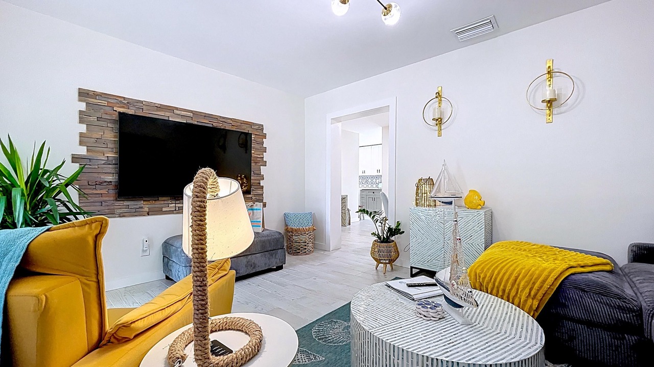 Photo of Livingroom in Holmes Beach